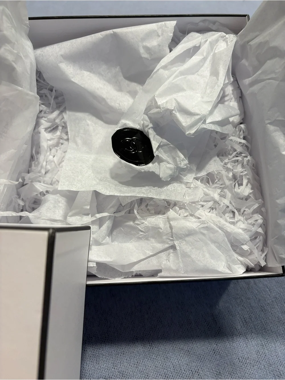 CHANEL White Box w Black Logo &Gold-Stamped Ribbon &drawstring dust bag